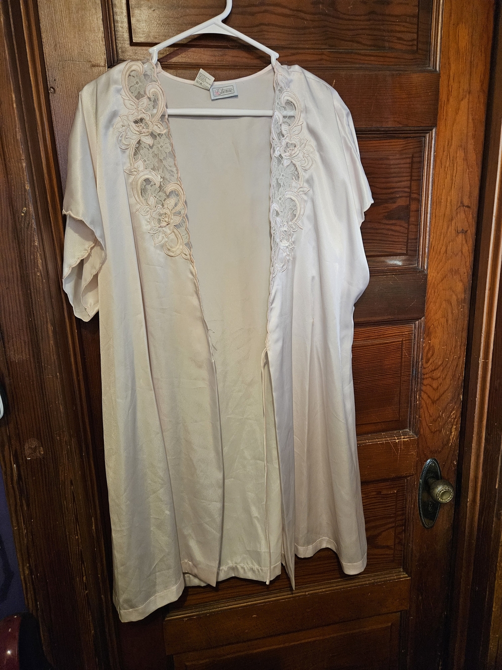 Vintage Lace-Trim Satin Robe in Soft Pink- Unknown Brand